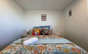 Cbd 2 Bedroom Parkside Living By Hagley With Free Parking
